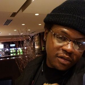 Meet your Posher, Derrick